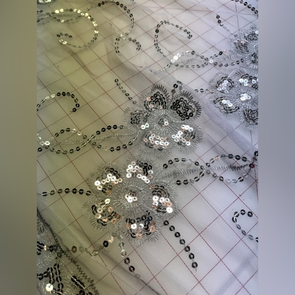 EVENING Silver Grey Floral Sequin Boho Fringe 21x72 Cocktail Prom Holiday Scarf - Picture 8 of 12